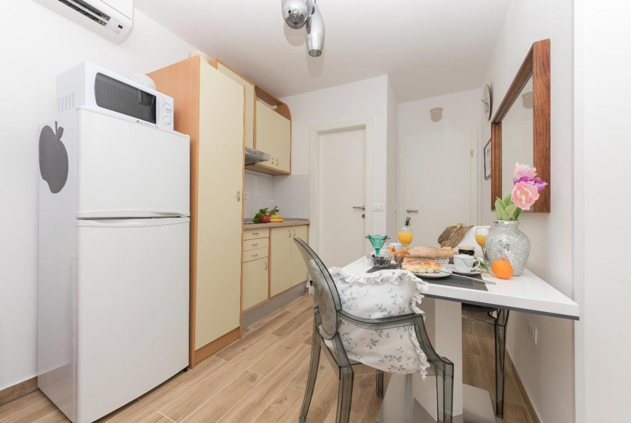 מאקרסקה East Side Deluxe Suite מראה חיצוני תמונה